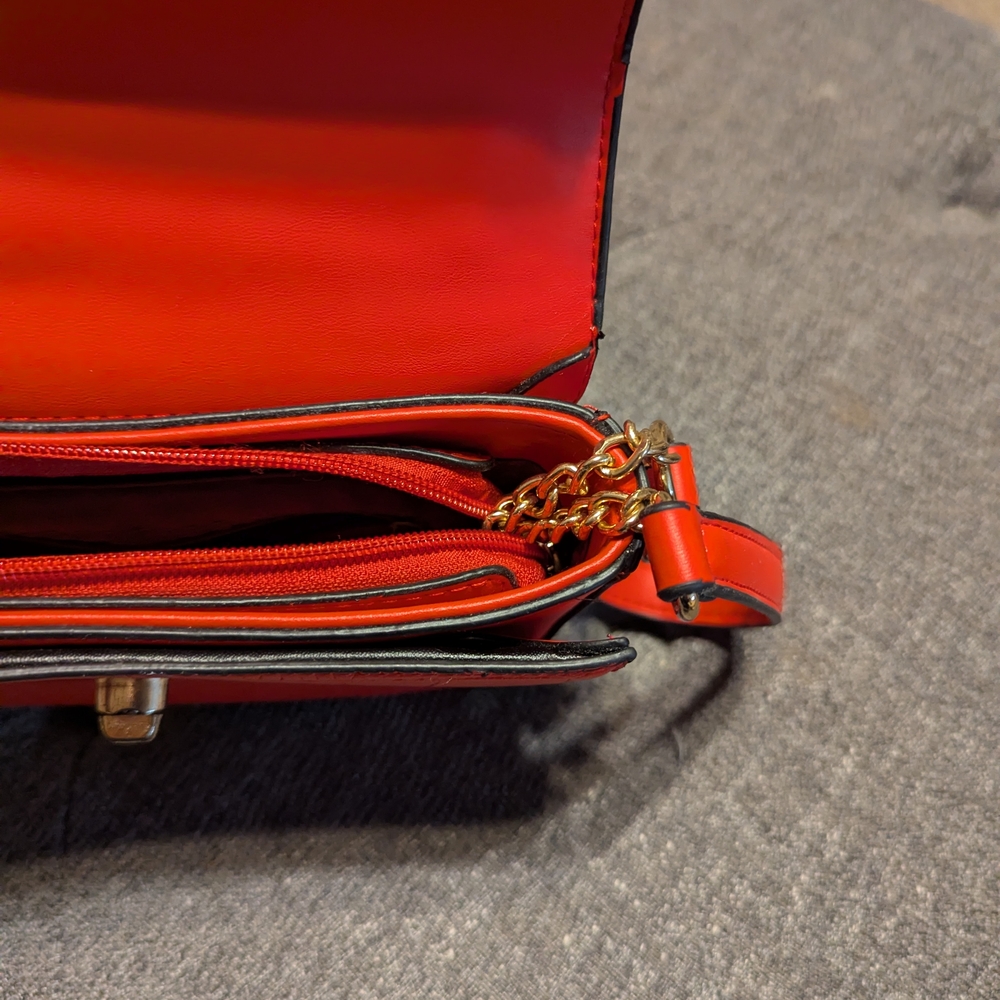 Red Crocodile-Embossed Handbag - Picture 5 of 7